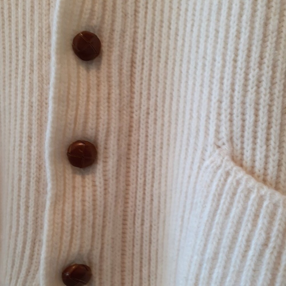 ISO this Belinda Robertson Cashmere Cardigan Made in Scotland - Picture 2 of 5